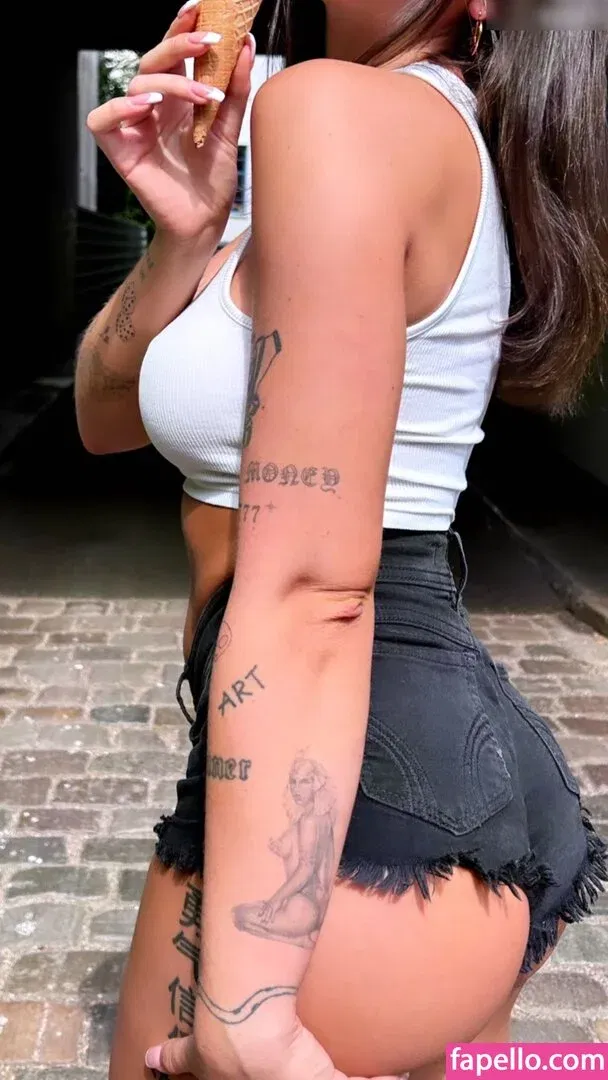 Honeybumofficial Onlyfans Photo Gallery 