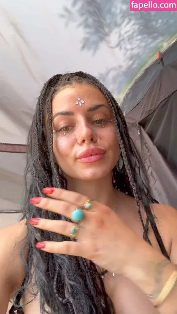 Honeybumofficial Onlyfans Photo Gallery 