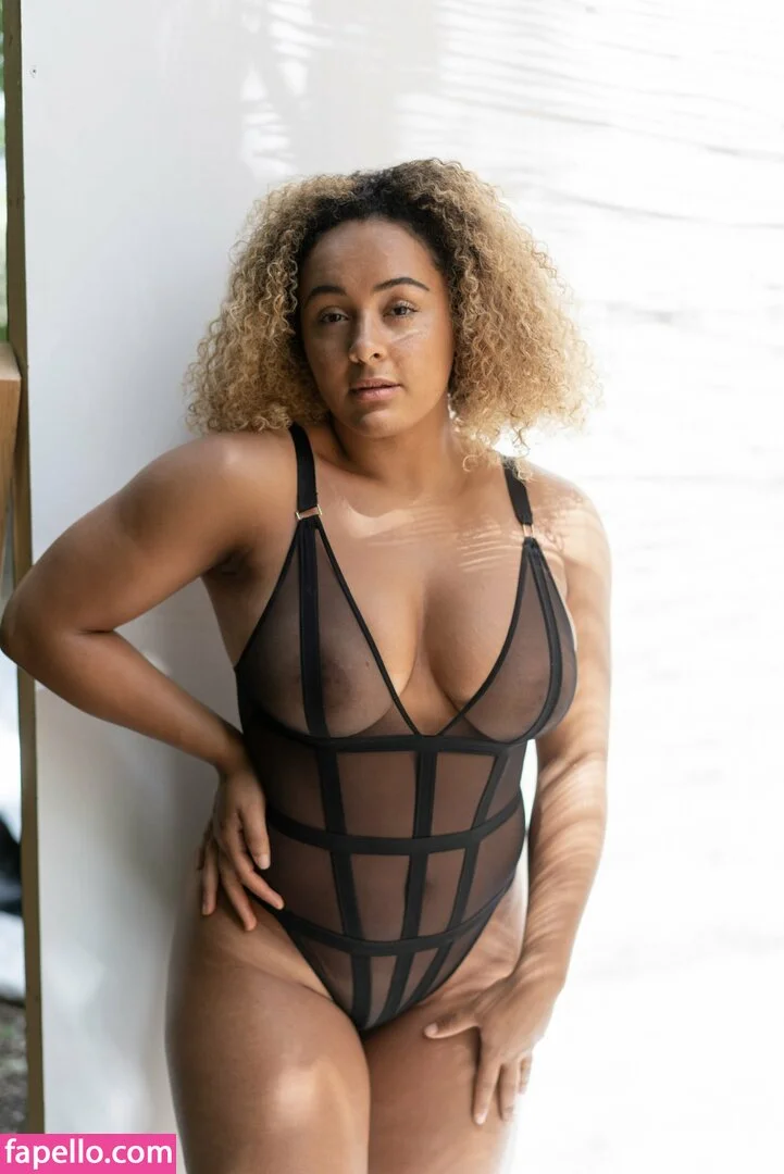 modernbritishrose Onlyfans Photo Gallery 