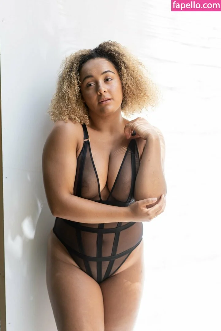 modernbritishrose Onlyfans Photo Gallery 