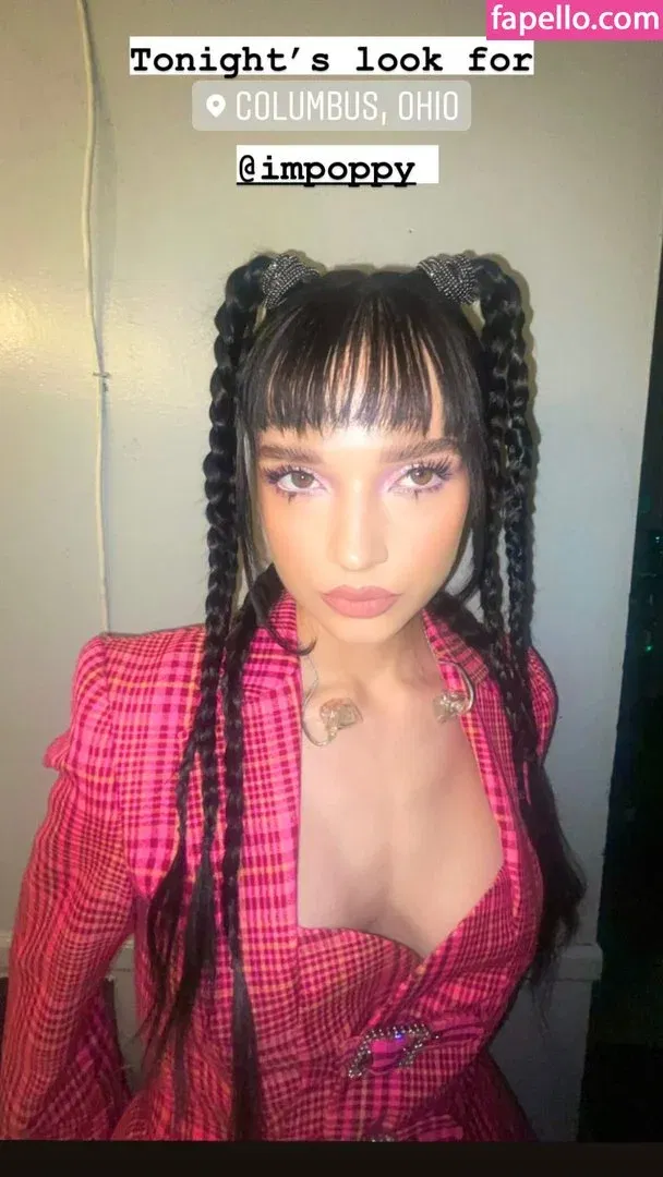 poppy.py.py Onlyfans Photo Gallery 