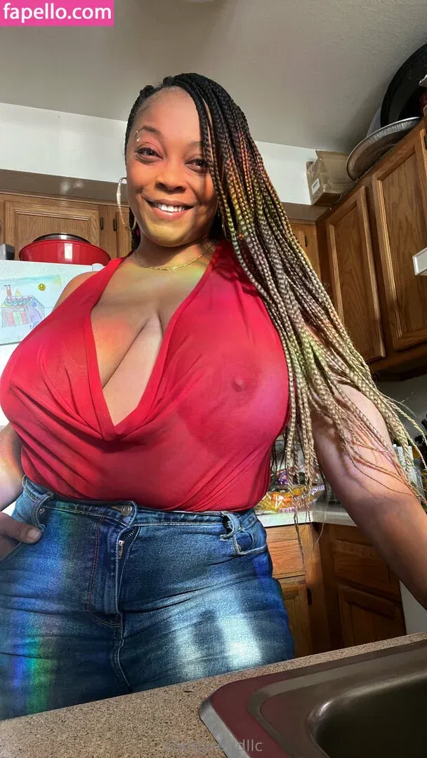 LaddyReddLlc Onlyfans Photo Gallery 