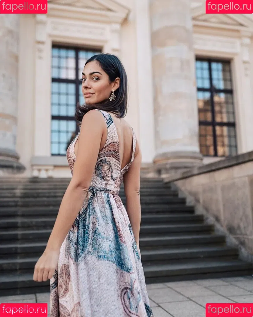 Nilam Farooq Onlyfans Photo Gallery 