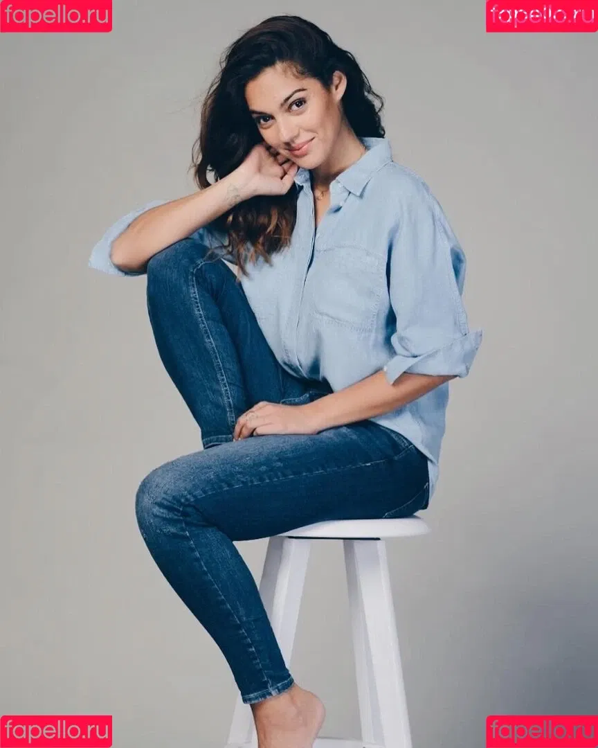 Nilam Farooq Onlyfans Photo Gallery 