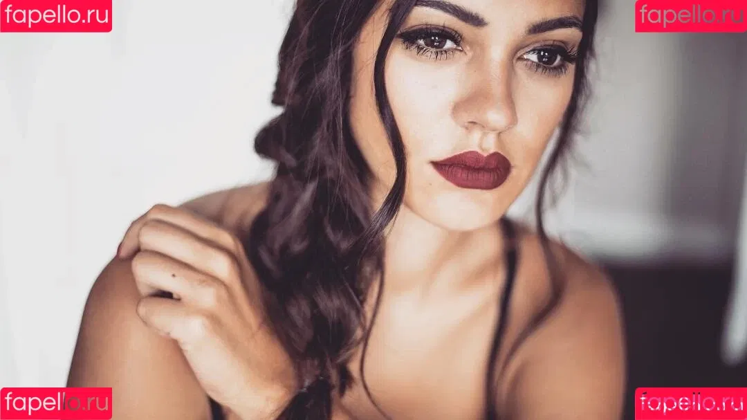 Nilam Farooq Onlyfans Photo Gallery 