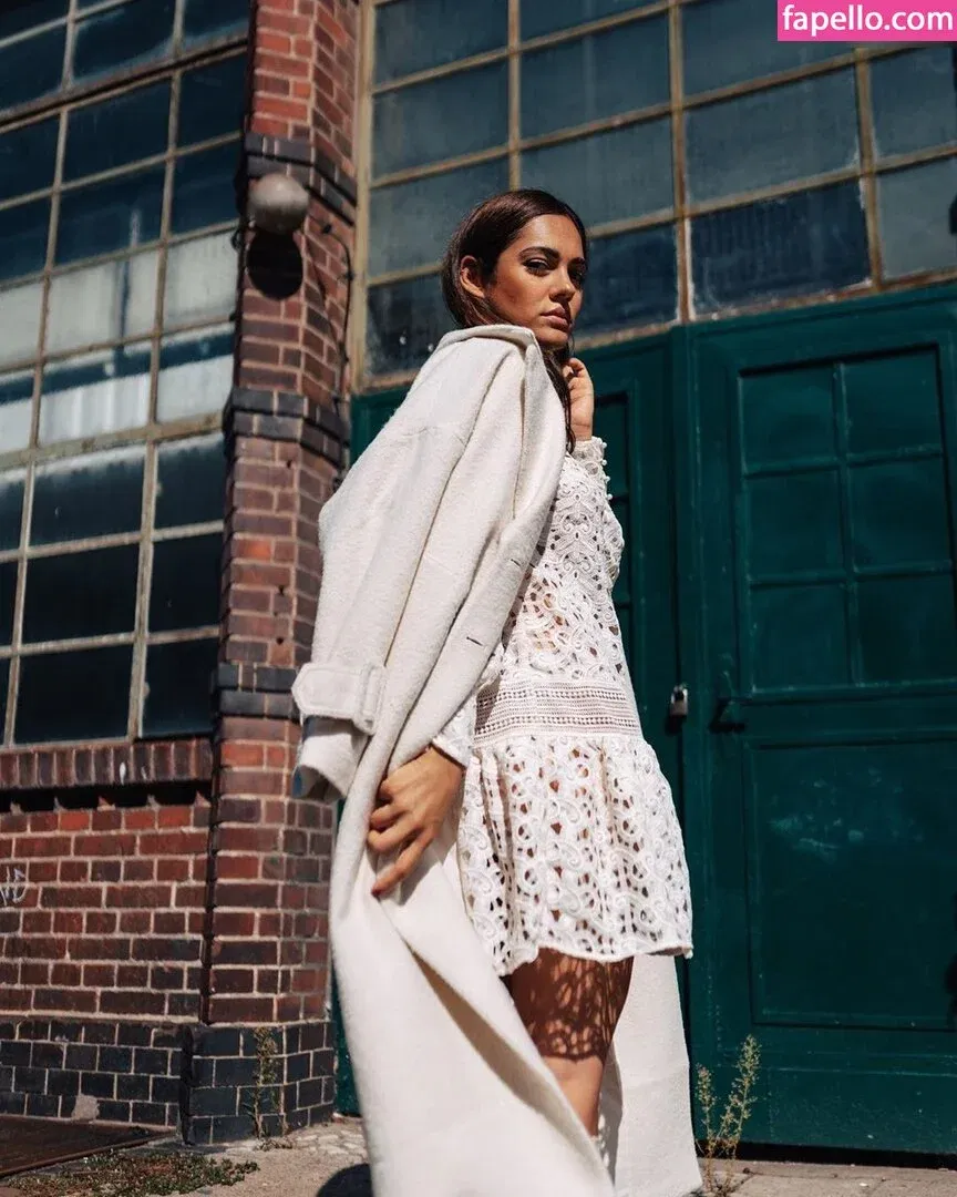 Nilam Farooq Onlyfans Photo Gallery 