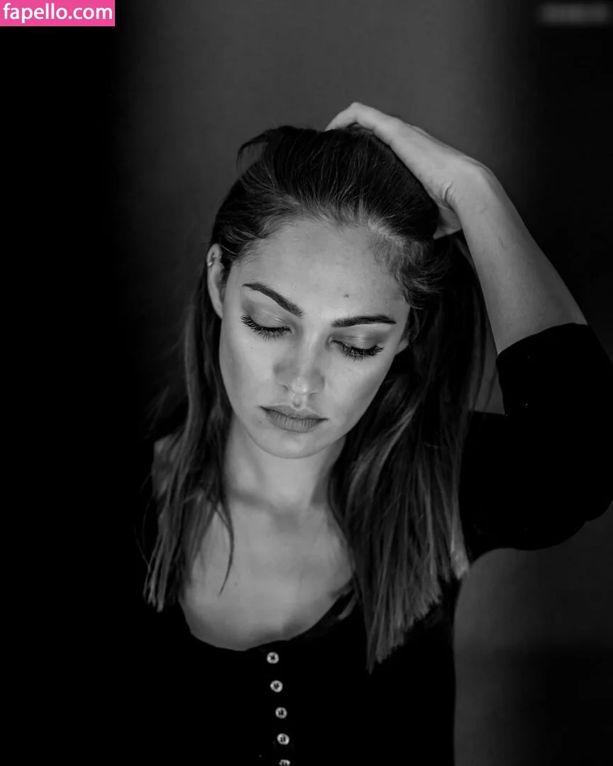 Nilam Farooq Onlyfans Photo Gallery 