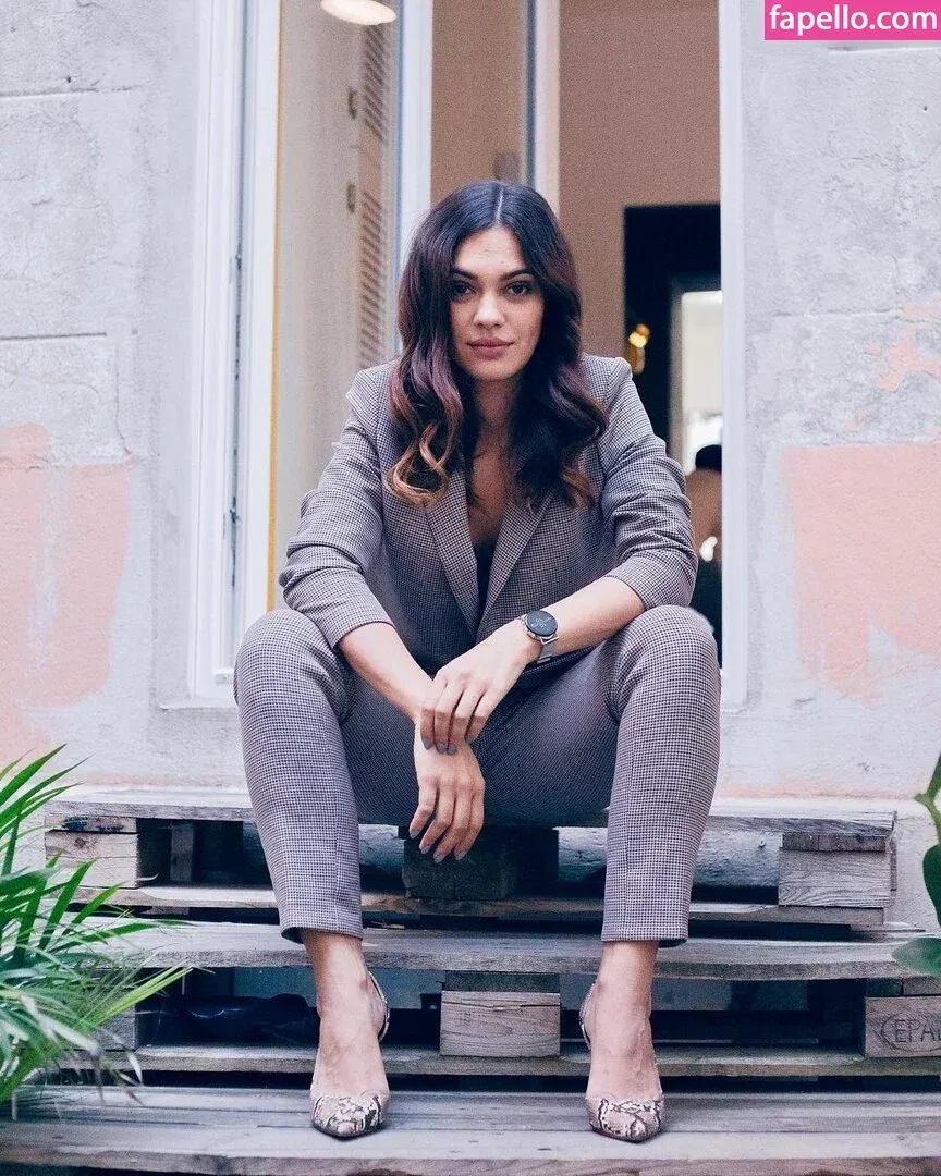 Nilam Farooq Onlyfans Photo Gallery 