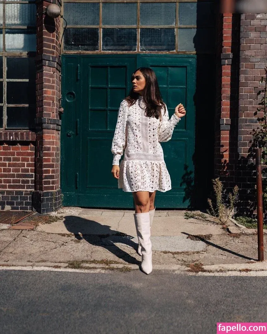 Nilam Farooq Onlyfans Photo Gallery 