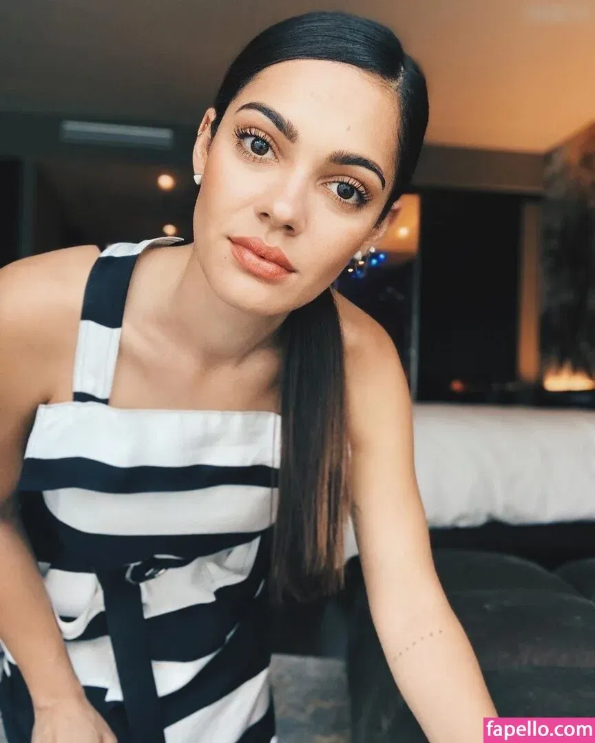 Nilam Farooq Onlyfans Photo Gallery 