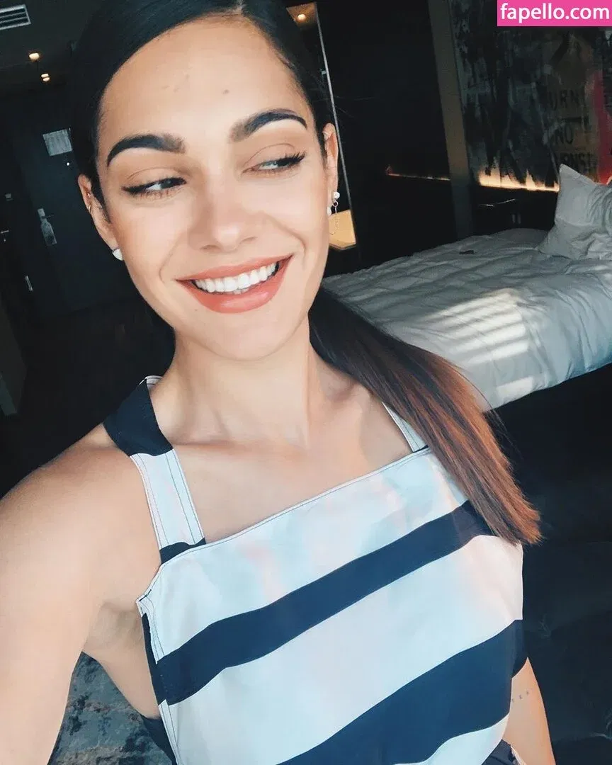 Nilam Farooq Onlyfans Photo Gallery 