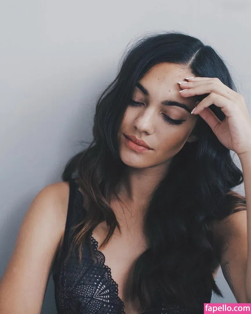 Nilam Farooq Onlyfans Photo Gallery 