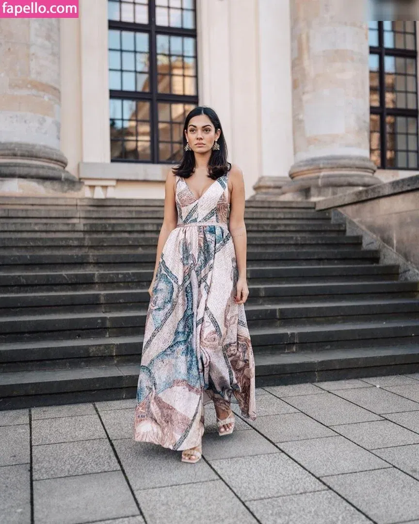 Nilam Farooq Onlyfans Photo Gallery 