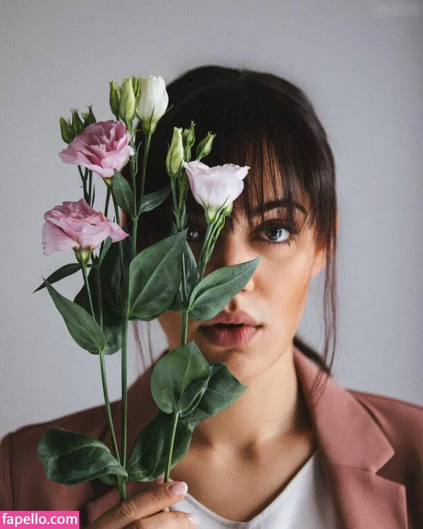 Nilam Farooq Onlyfans Photo Gallery 