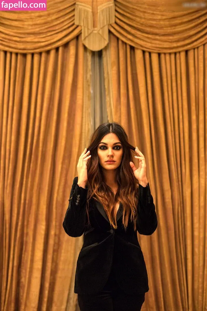 Nilam Farooq Onlyfans Photo Gallery 