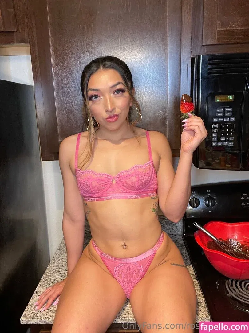 roseisstarfree Onlyfans Photo Gallery 