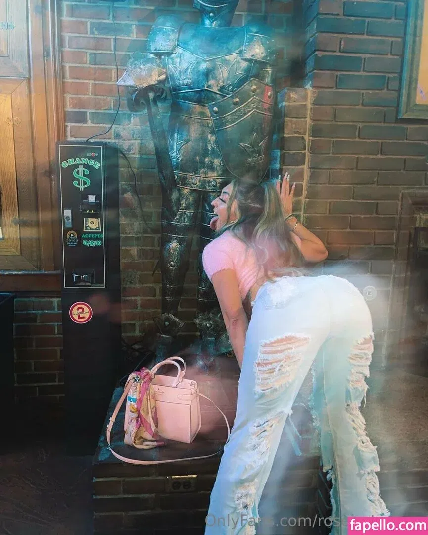 roseisstarfree Onlyfans Photo Gallery 