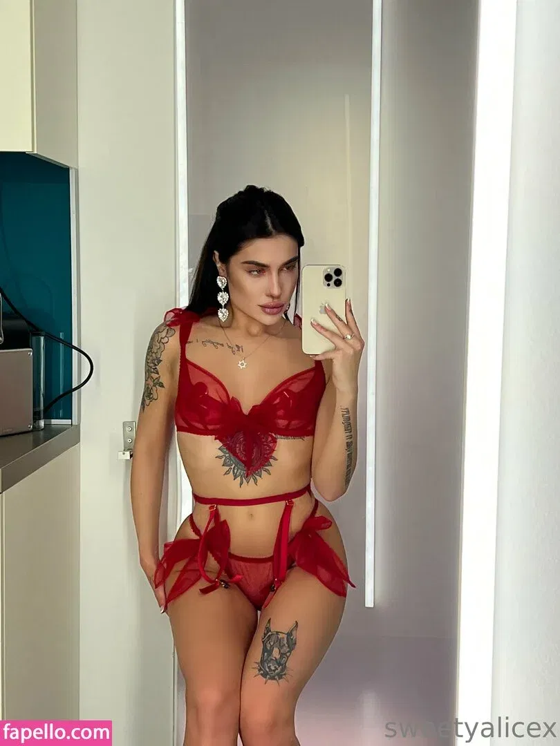 rebekkamo Onlyfans Photo Gallery 