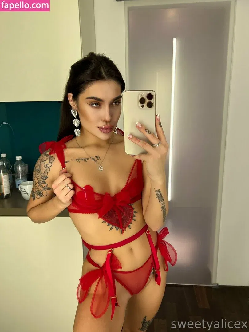 rebekkamo Onlyfans Photo Gallery 