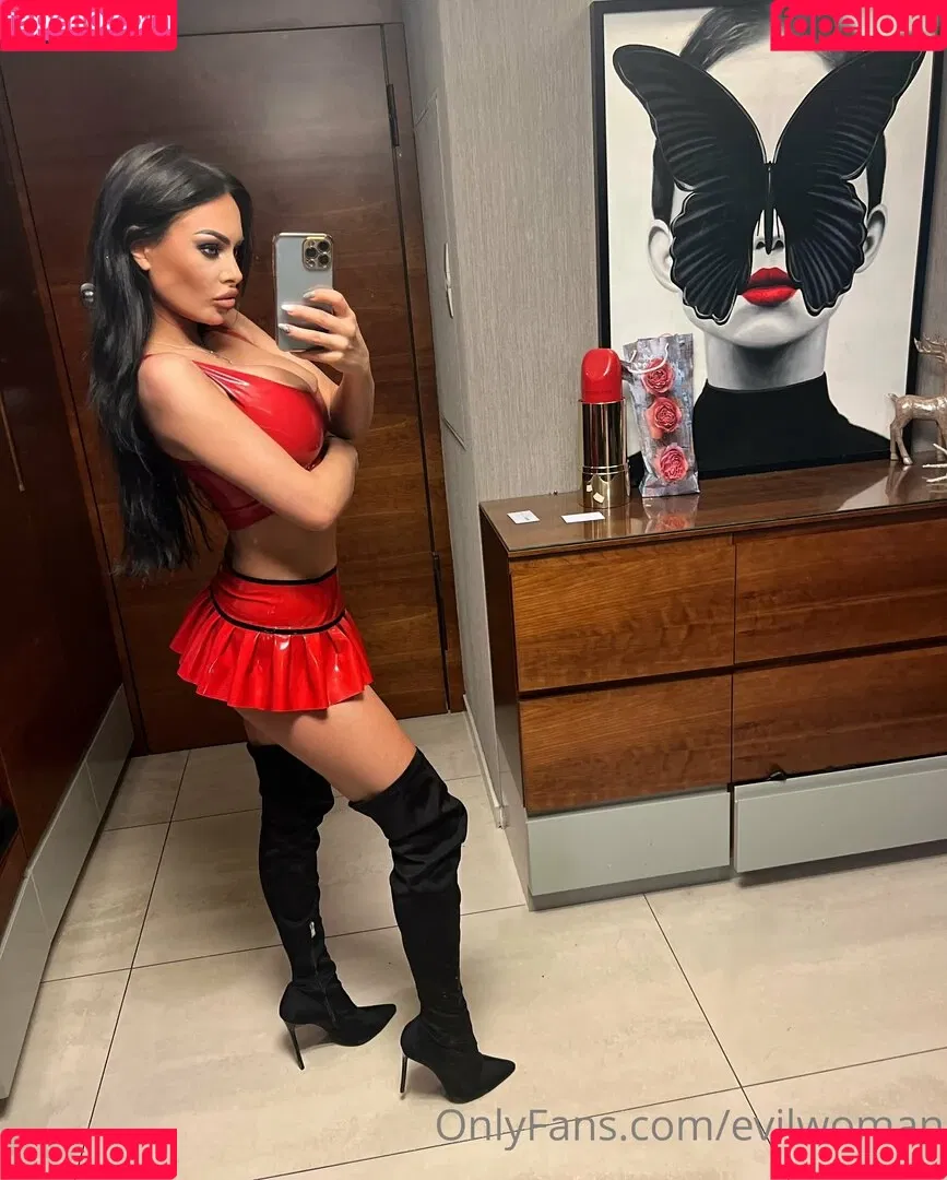 Evil Woman Onlyfans Photo Gallery 