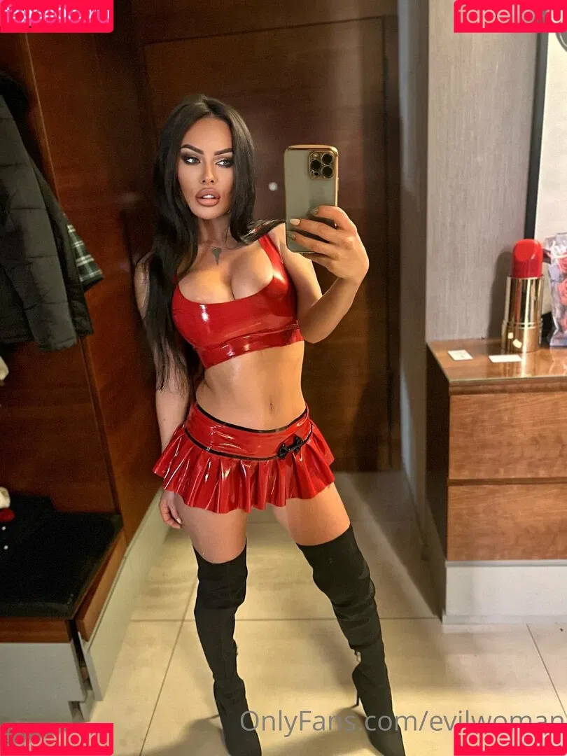 Evil Woman Onlyfans Photo Gallery 