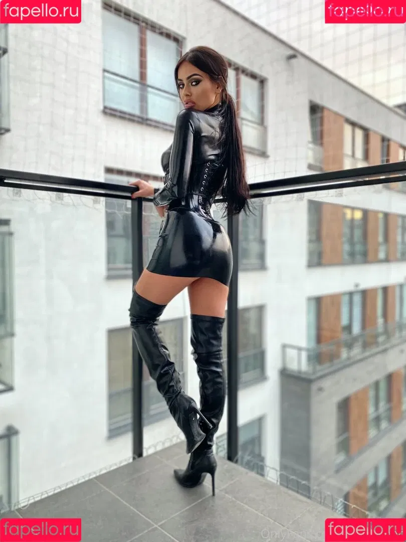 Evil Woman Onlyfans Photo Gallery 