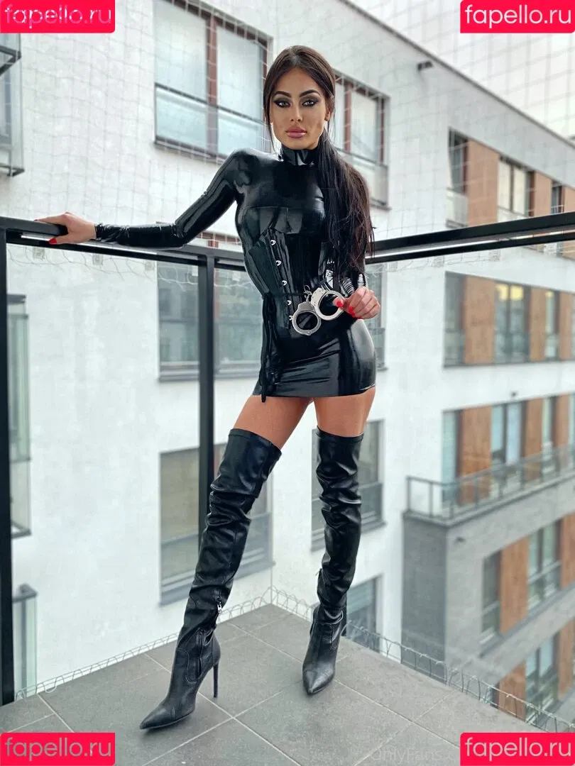 Evil Woman Onlyfans Photo Gallery 