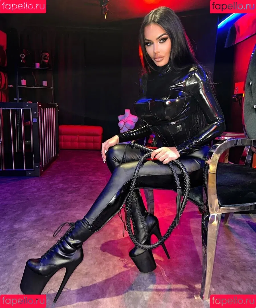 Evil Woman Onlyfans Photo Gallery 