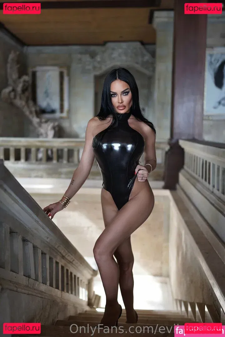 Evil Woman Onlyfans Photo Gallery 