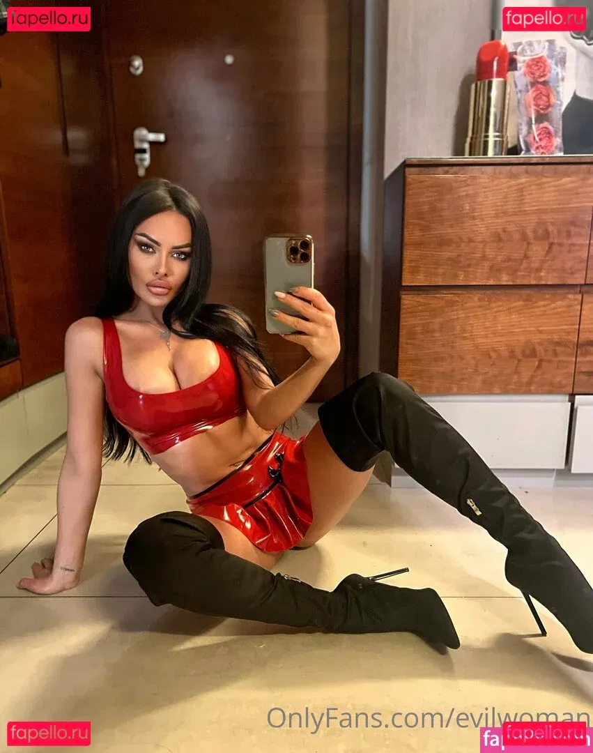 Evil Woman Onlyfans Photo Gallery 