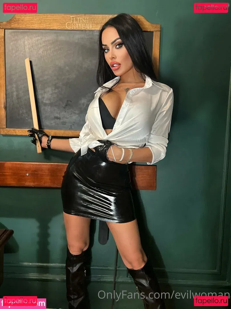 Evil Woman Onlyfans Photo Gallery 