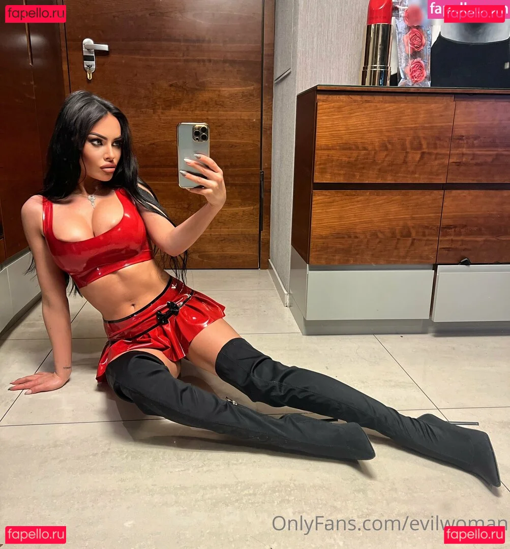 Evil Woman Onlyfans Photo Gallery 