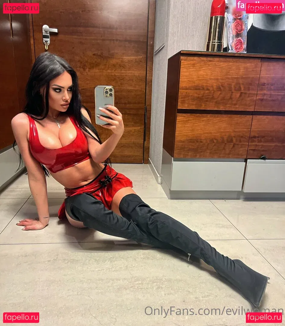 Evil Woman Onlyfans Photo Gallery 