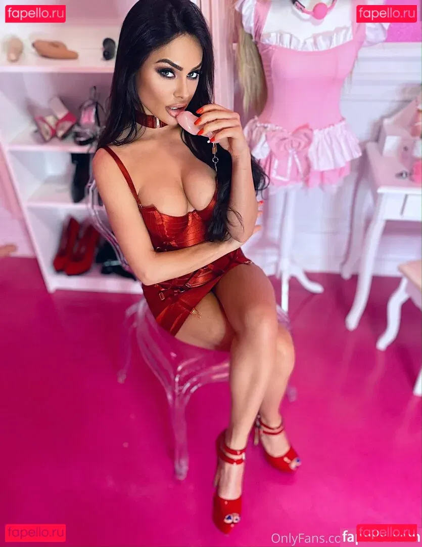 Evil Woman Onlyfans Photo Gallery 