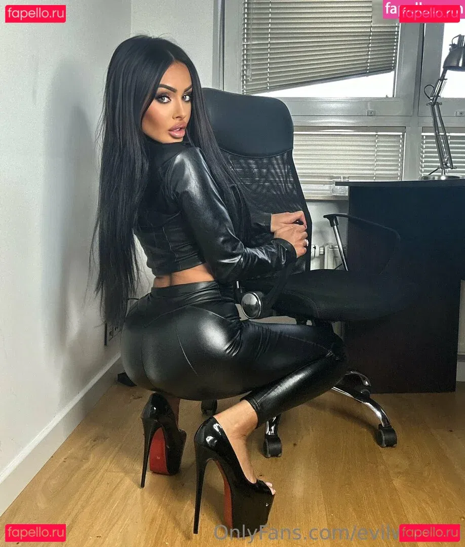 Evil Woman Onlyfans Photo Gallery 