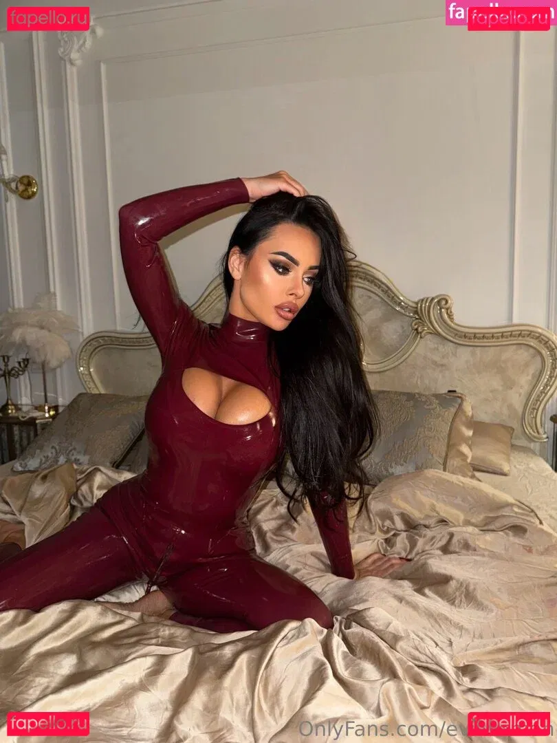 Evil Woman Onlyfans Photo Gallery 