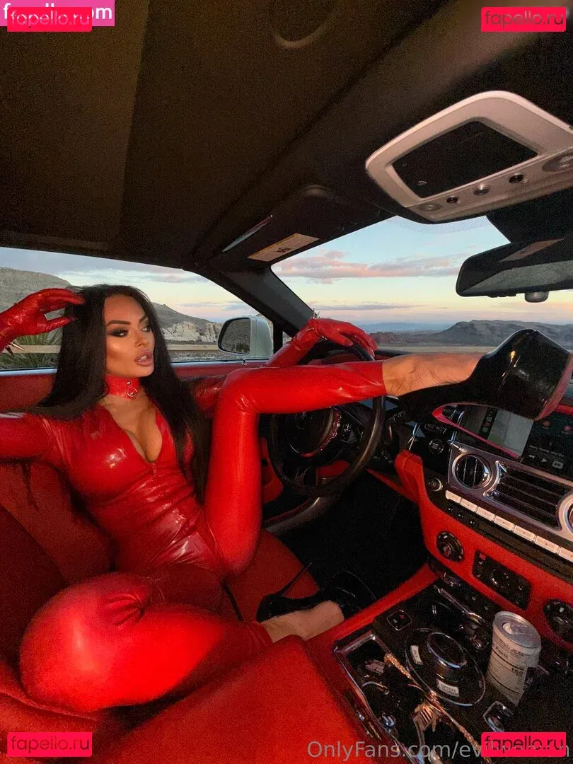 Evil Woman Onlyfans Photo Gallery 