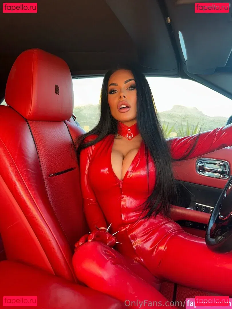 Evil Woman Onlyfans Photo Gallery 