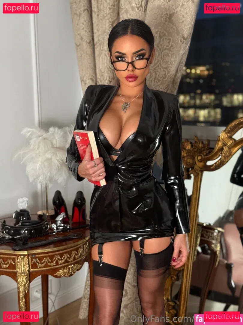 Evil Woman Onlyfans Photo Gallery 