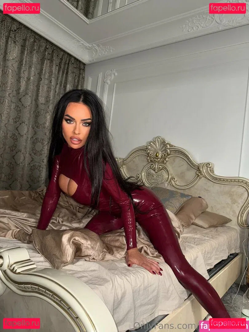 Evil Woman Onlyfans Photo Gallery 