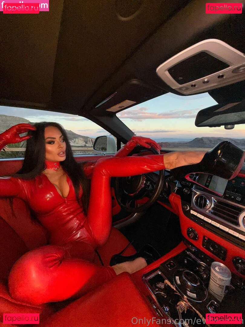 Evil Woman Onlyfans Photo Gallery 