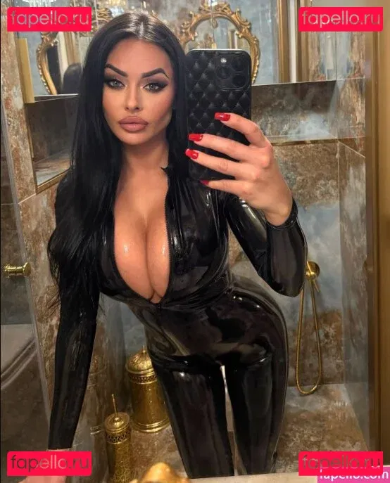 Evil Woman Onlyfans Photo Gallery 