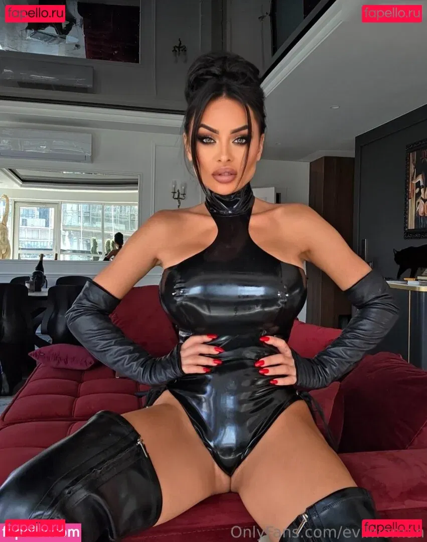 Evil Woman Onlyfans Photo Gallery 