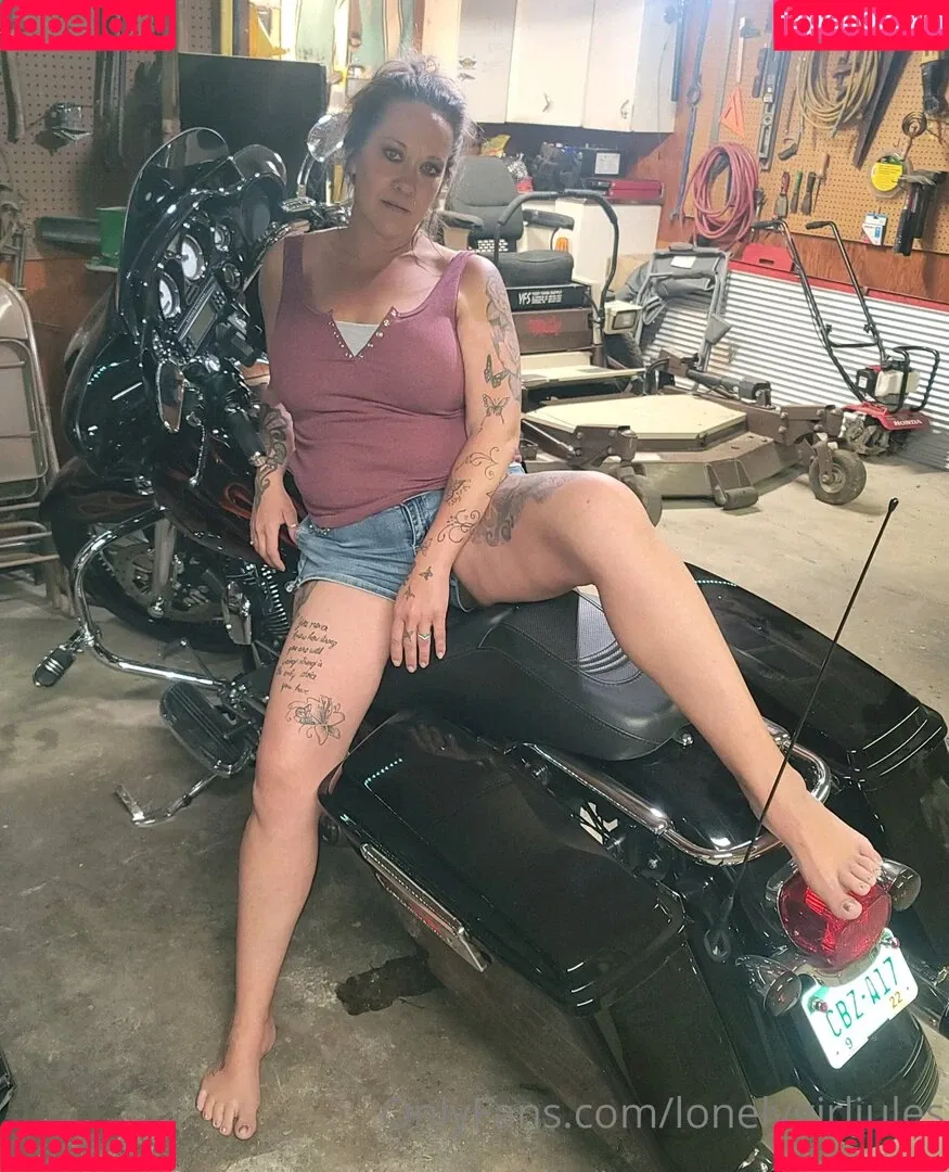 Lonelygirljules Onlyfans Photo Gallery 