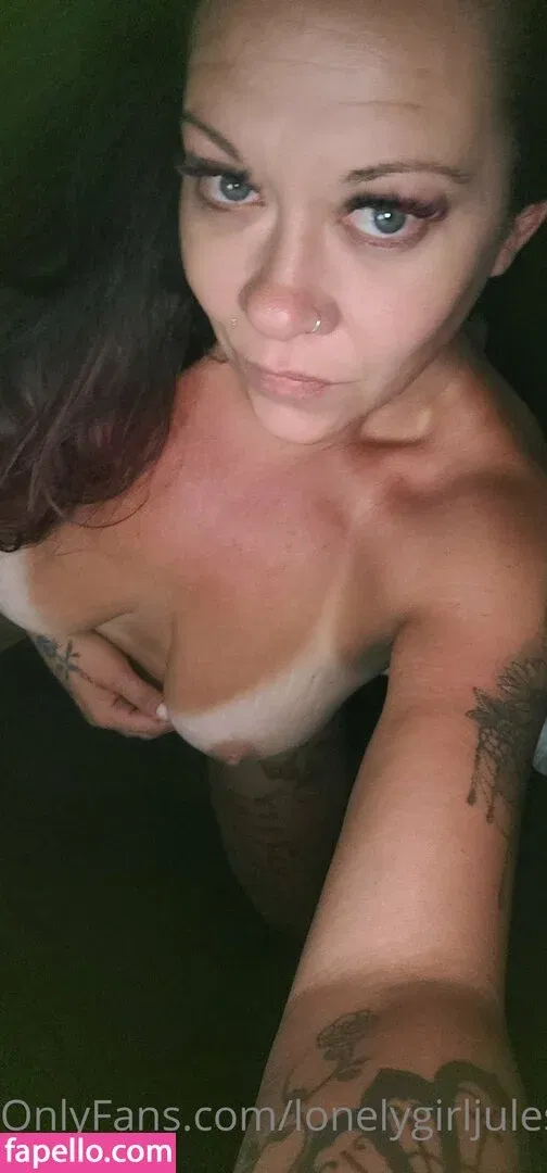 Lonelygirljules Onlyfans Photo Gallery 