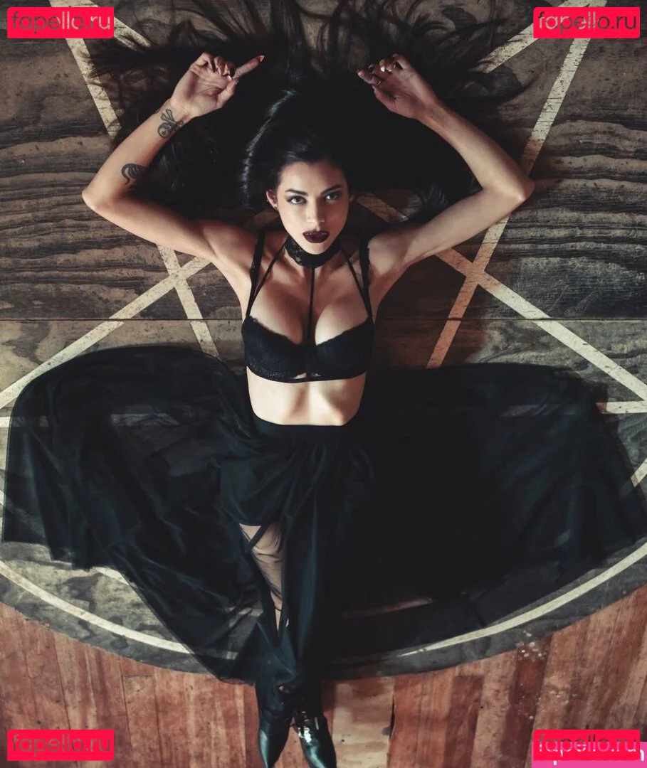 LeeAnna Vamp Onlyfans Photo Gallery 