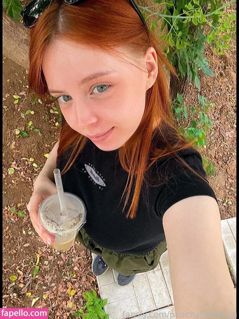 peachybabyfrog Onlyfans Photo Gallery 