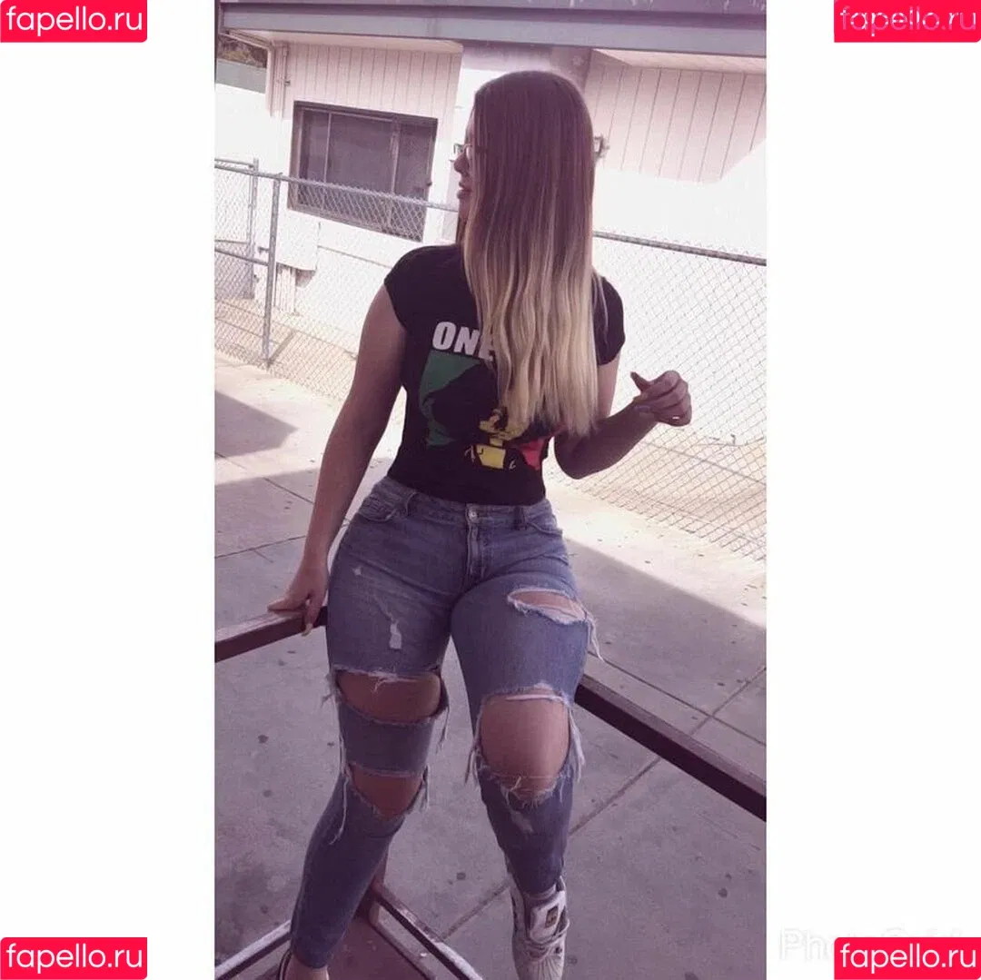 SyrenSerene Onlyfans Photo Gallery 