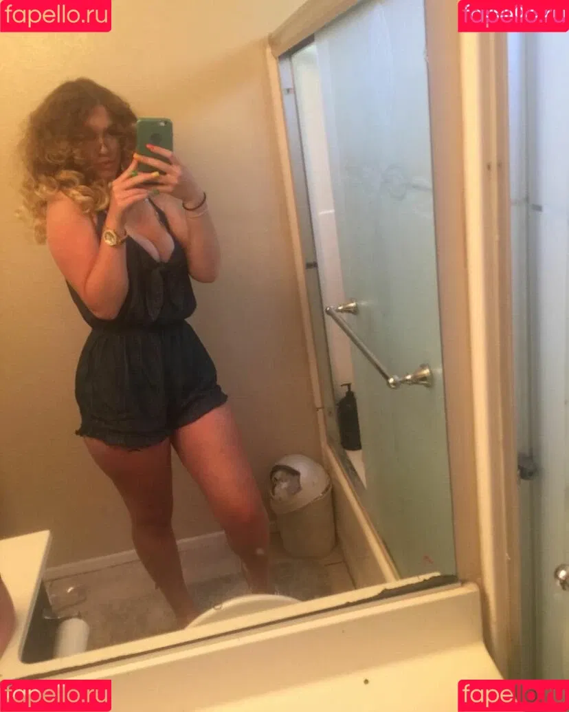 SyrenSerene Onlyfans Photo Gallery 