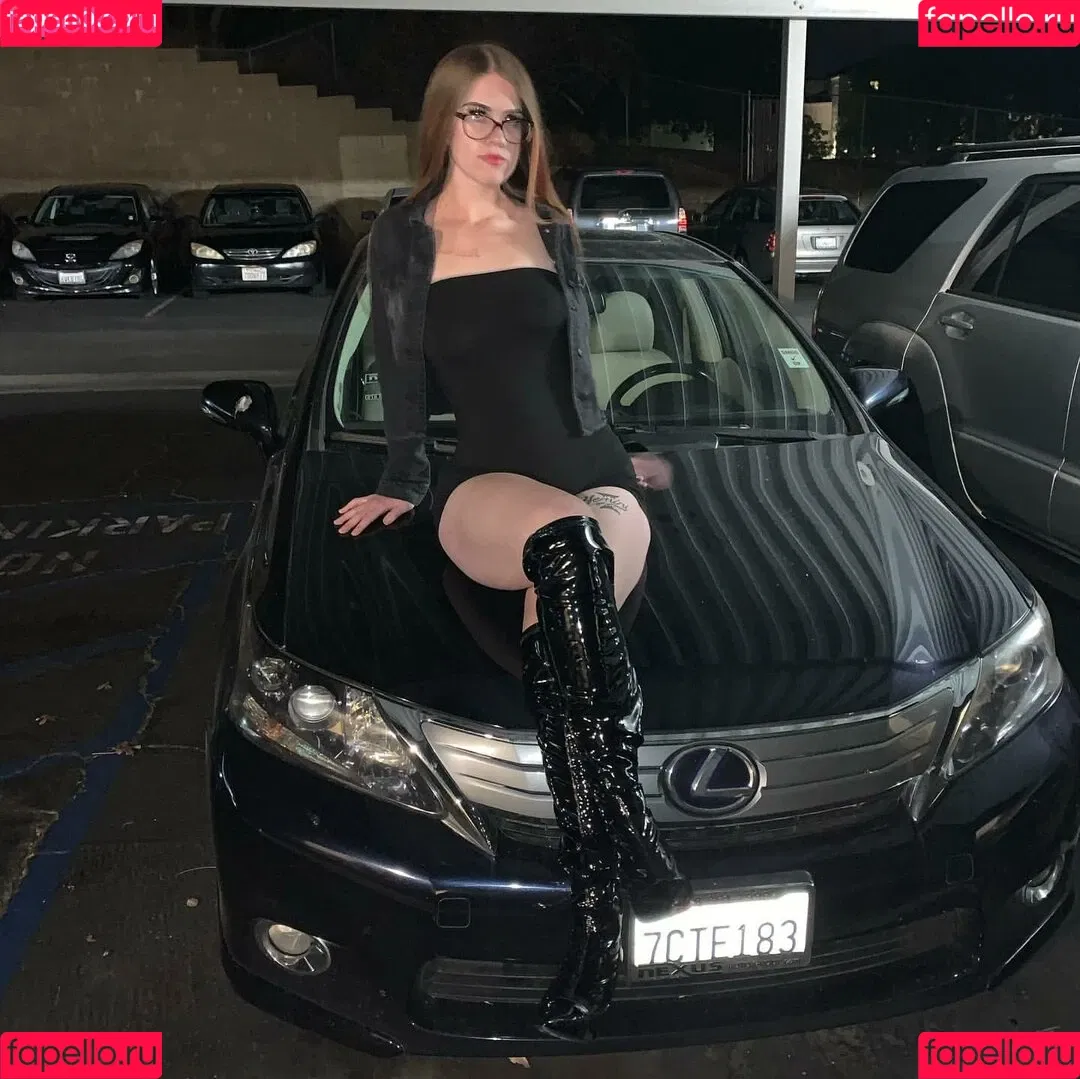 SyrenSerene Onlyfans Photo Gallery 